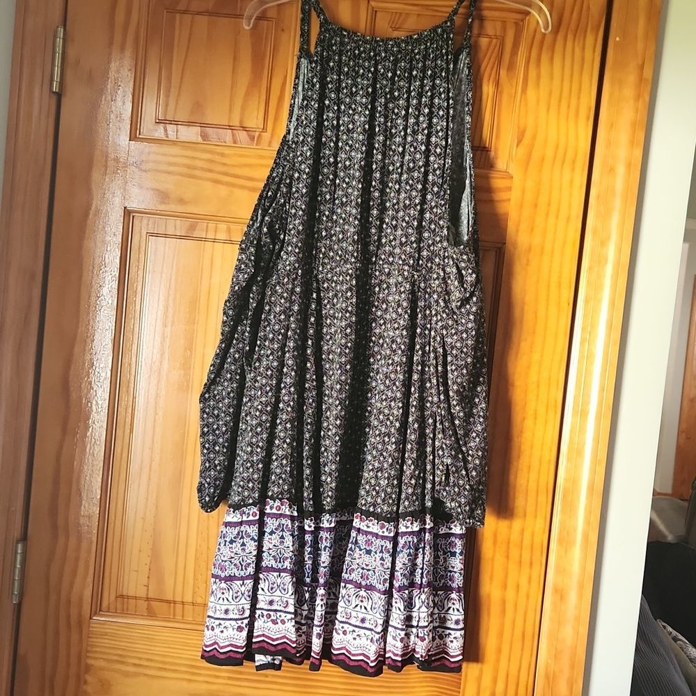 - Torrid Multi-Color Border Print Challis Cold Sh… - image 4